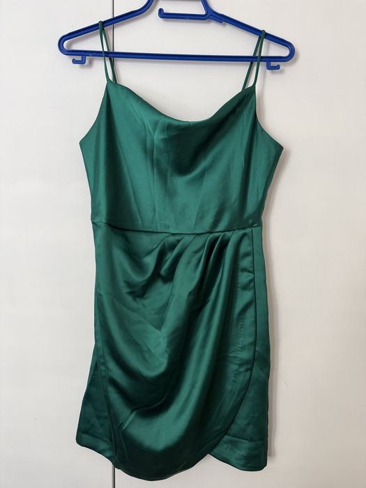 Къса сатенена рокля ZARA
