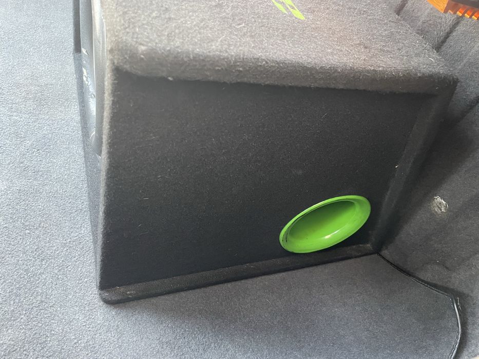 Продам сабуфер DB