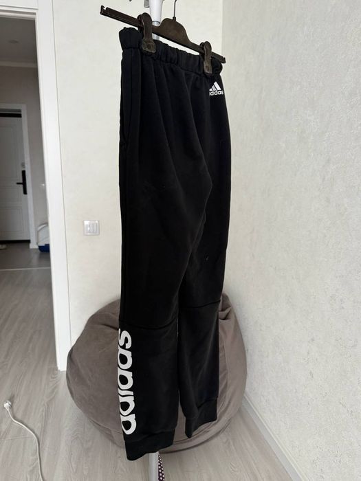 Продаётся женский спортивный костюм