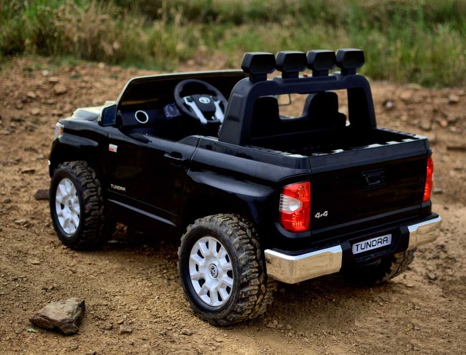 Акумулаторен джип TOYOTA Tundra 12V, лицензиран, с меки гуми