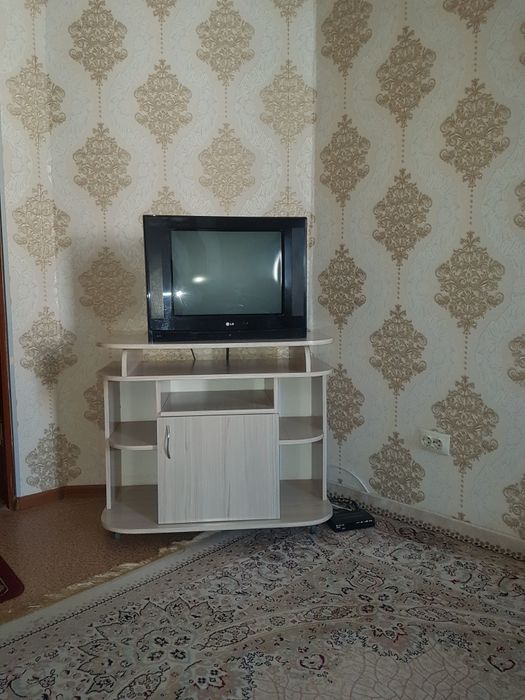 Телевизор с тумбой