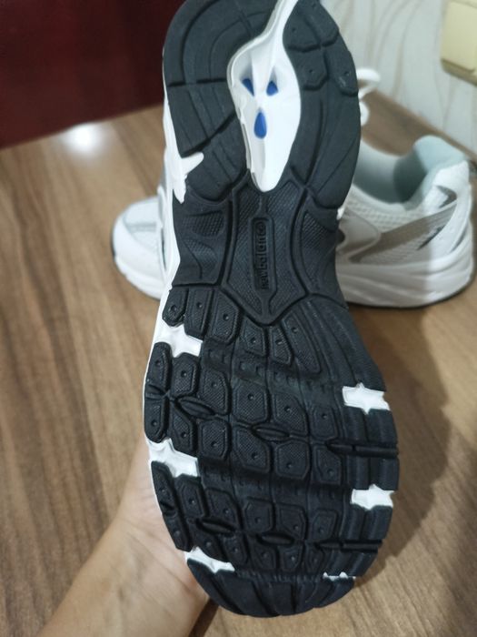 Продам New Balance 530