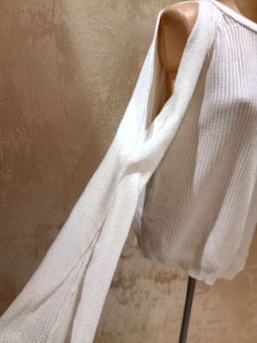 Екстравагантна блузка с интересен ръкав Л/ХЛ размер