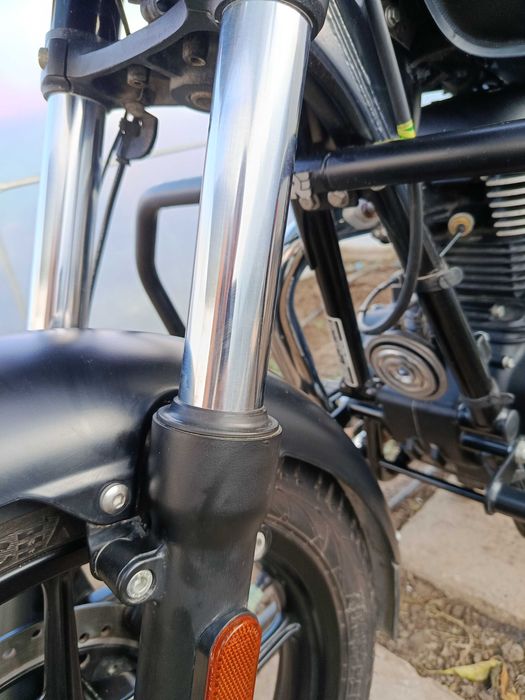 Vand/Schimb Royal Enfield Meteor 350 Stellar Black