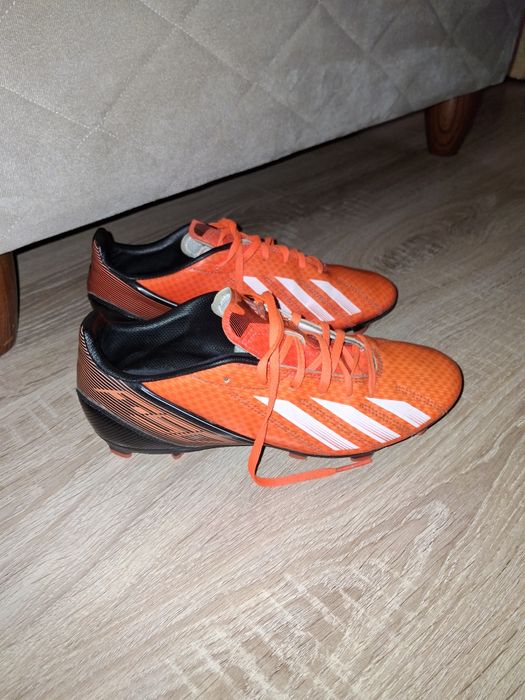 Adidas  оригинални бутонки