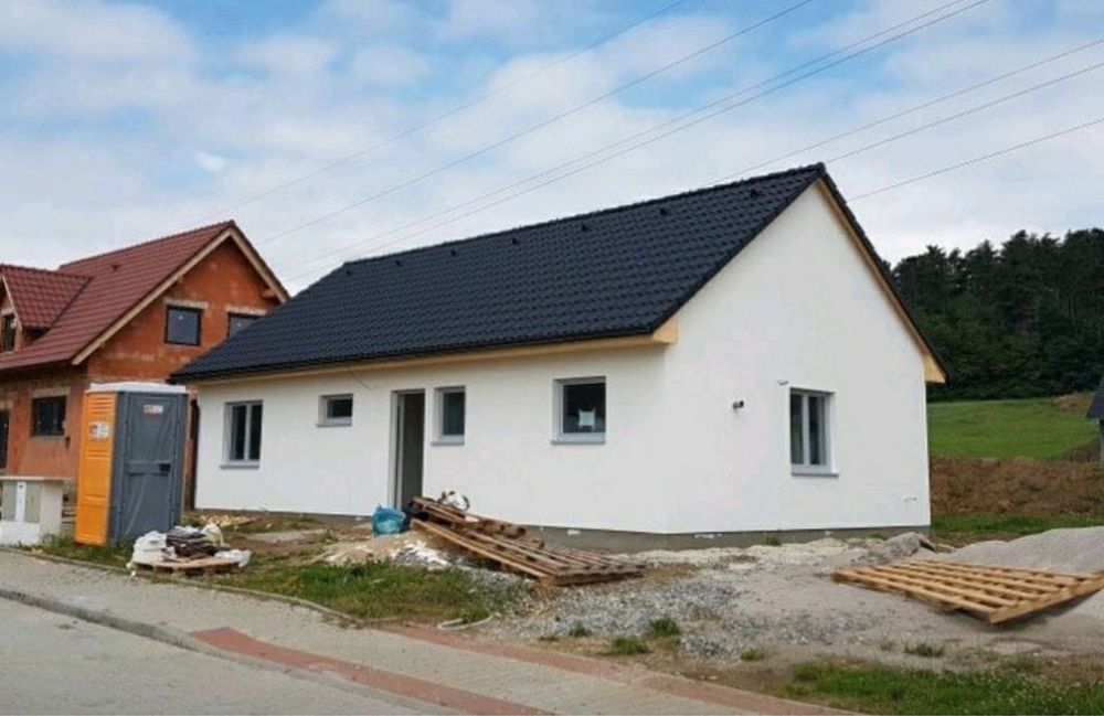 vand case pe structura metalica izolată si pregatită la gata
