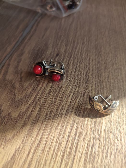 Продам сережки серебро