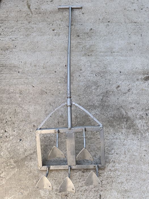 Продавам ръчен плуг