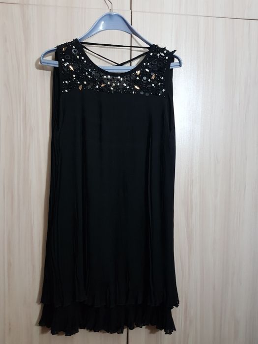 Рокля и чанта цвят черно