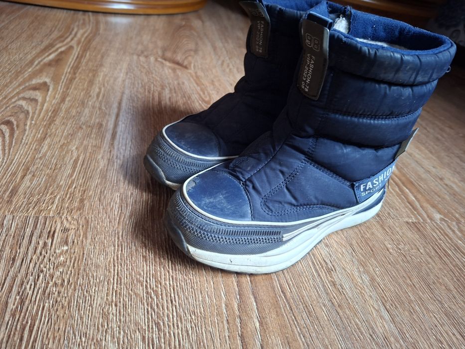 Продаются детские сапоги на меху