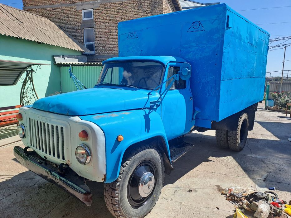 Газ-53 на ходу ...