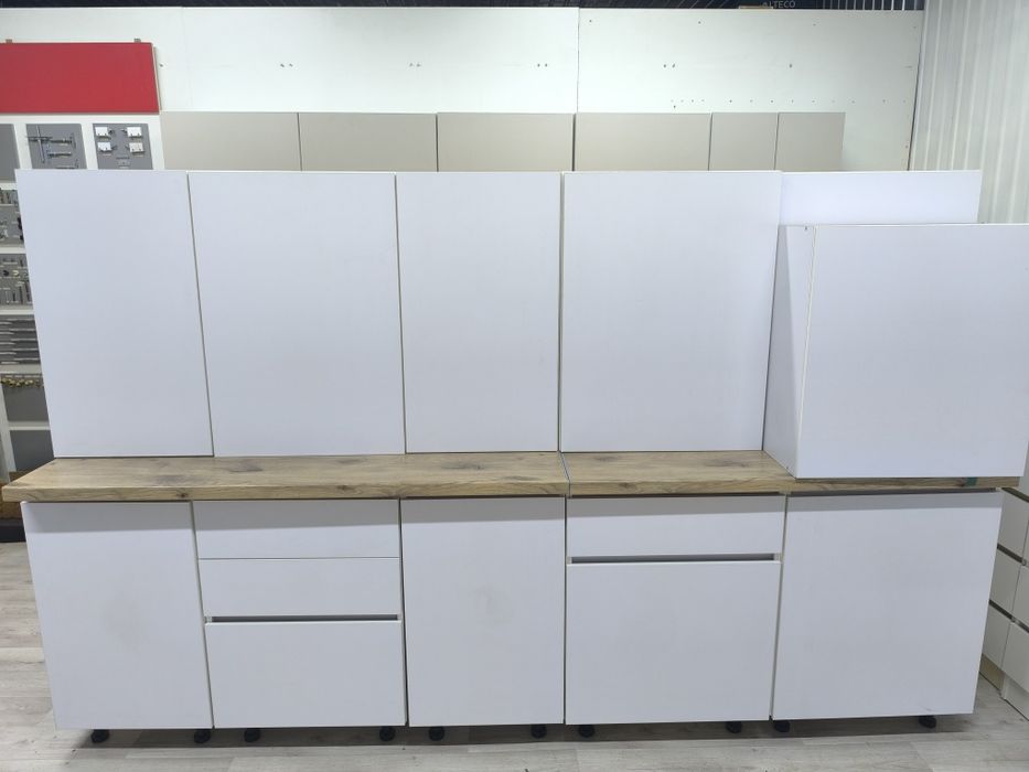 Кухонный гарнитур 3,25 м. Новый
