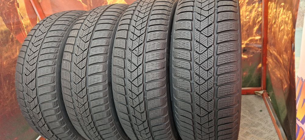 2 Anvelope Pirelli 205 60 R17 M+S . Dot 2018