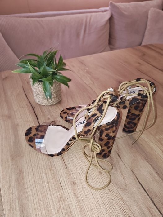 ЧИСТО НОВИ леопардови сандали на ток boohoo