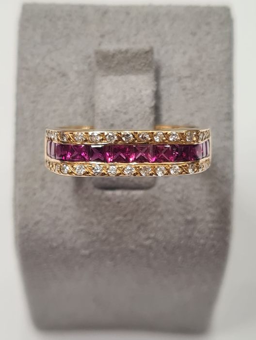 Inel din aur galben 18k, cu rubine si diamante naturale, IAU845