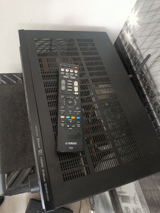 Yamaha MusicCast RX-V483