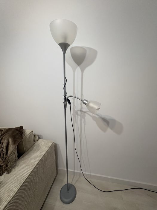 Lamapadar gri argintiu