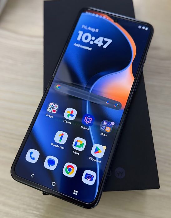 Продам Motorola RAZR 60 Ultra