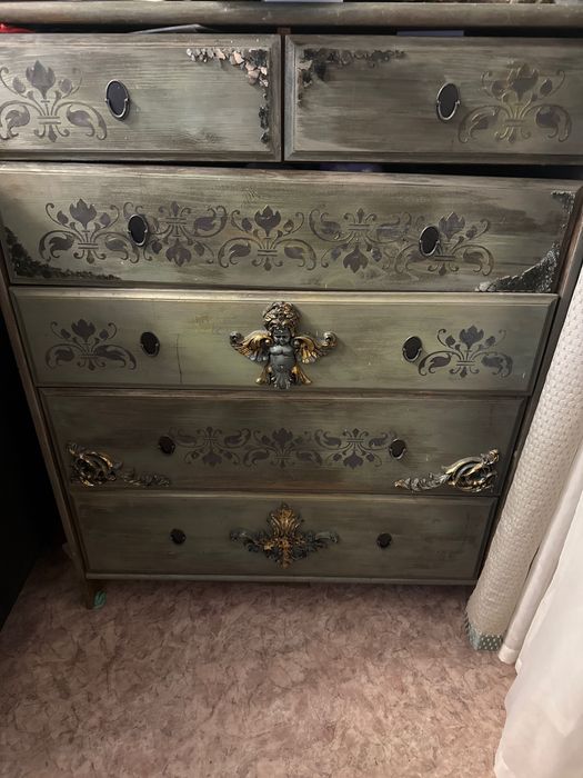 Комод с кроватью в паре