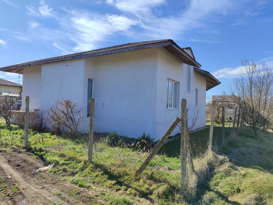 Двуетажна къща в Царичено