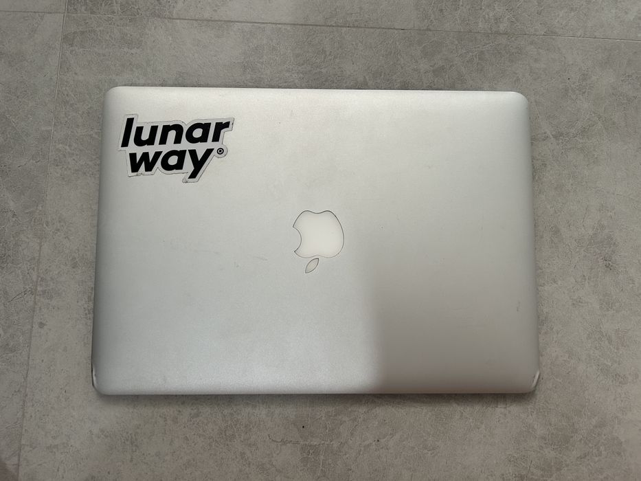 Macbook Air 2015 8 gb ram i5 128 ssd