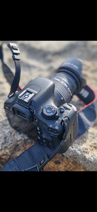 Vând DSLR canon 550d