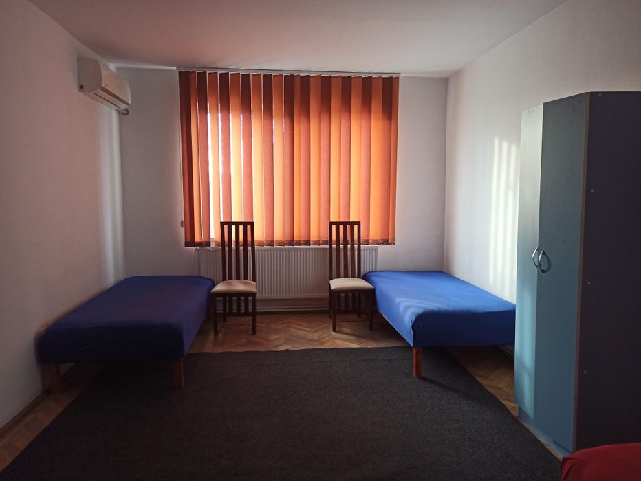 De închiriat casă