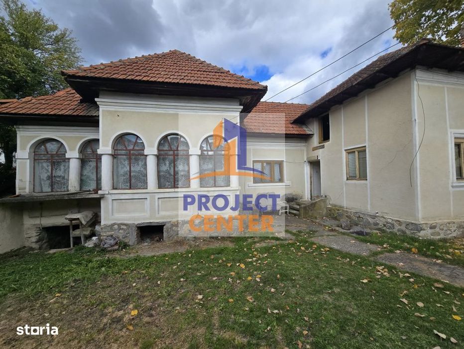 Casa Centrala Curtea de Arges, Teren 2.211 mp