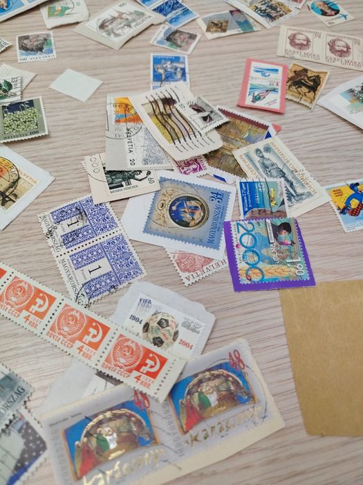 Lot masiv de timbre postale