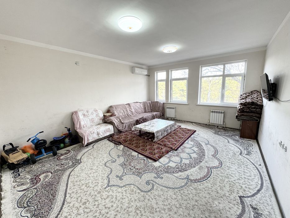 Продается 4 комнатная квартира.Мирзо Улугбекский район.Массив Карасу-6
