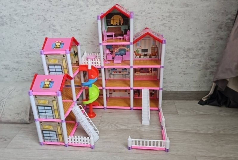 Кукольный домик .