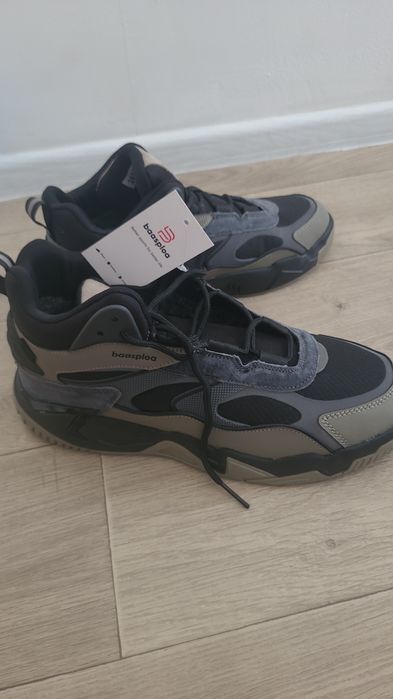 Кроссовки қыстық.