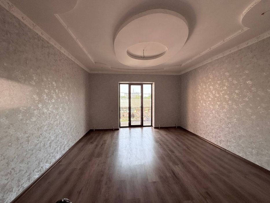 Участка продается с ремонтом 2 соток 7 комната Рядом Аэропорт