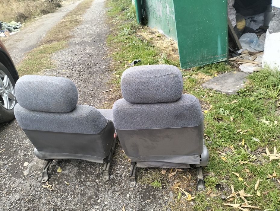 Продам сиденья пара за 200000