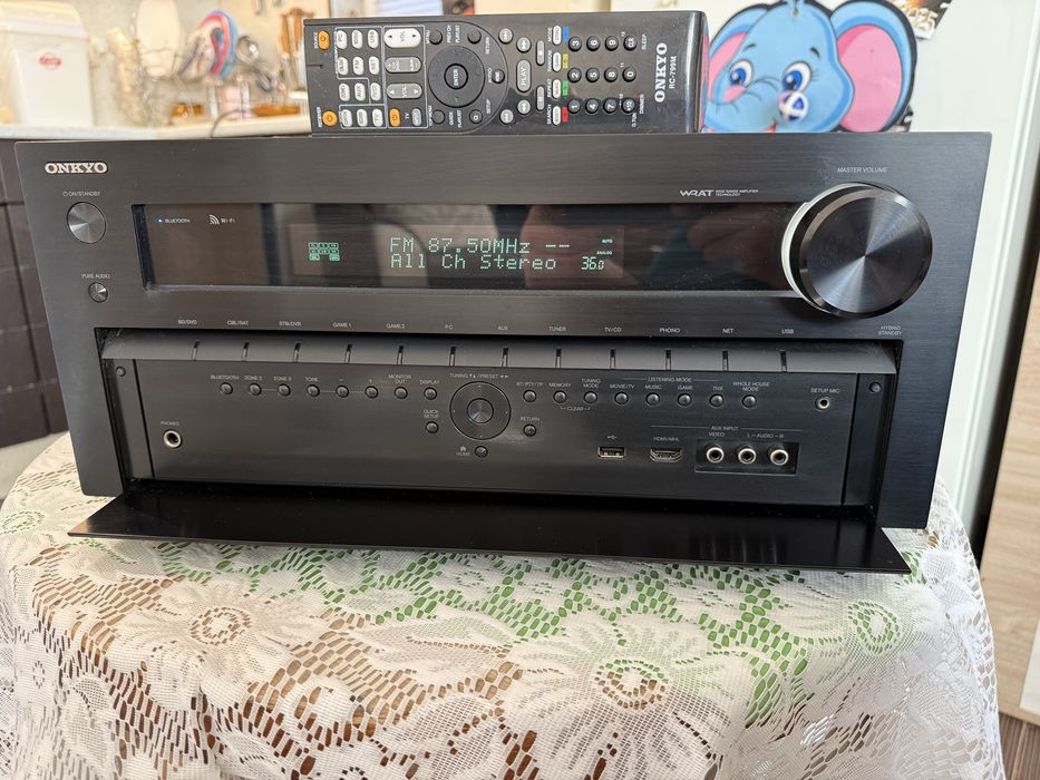 Onkyo TX-NR828 Bluetooth Wi-Fi