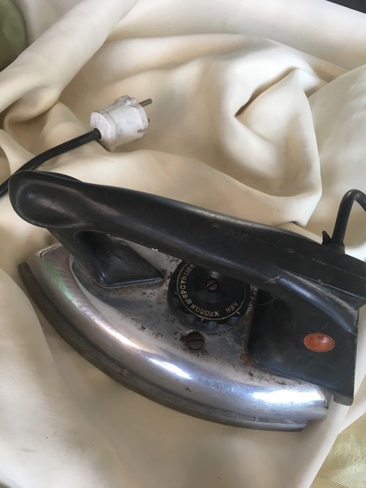 Утюг советский …