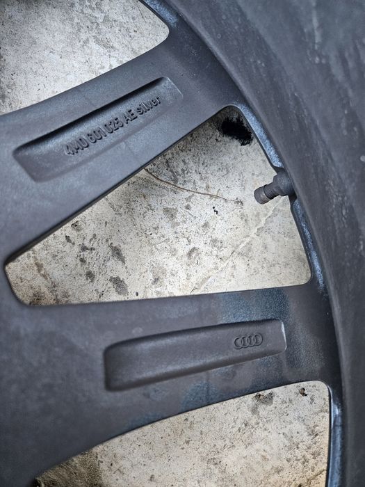 Roti/Jante Originale Audi 5X112 Q7/A8 R20" 9J×20 ET33 4M0601025AD