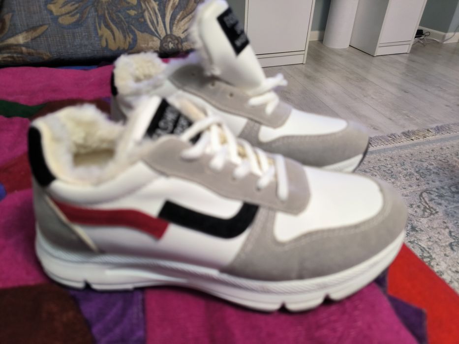 Кроссовки зимние