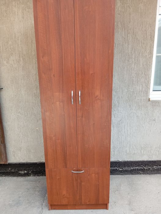 Продам шкаф плательный