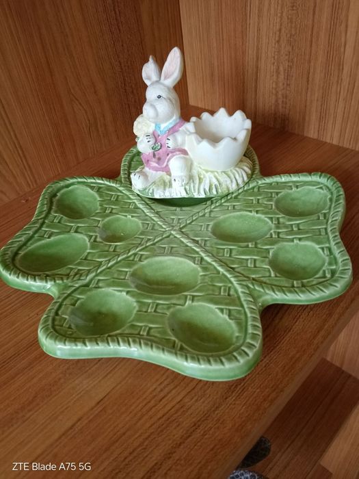 Поставка за великденски яйца