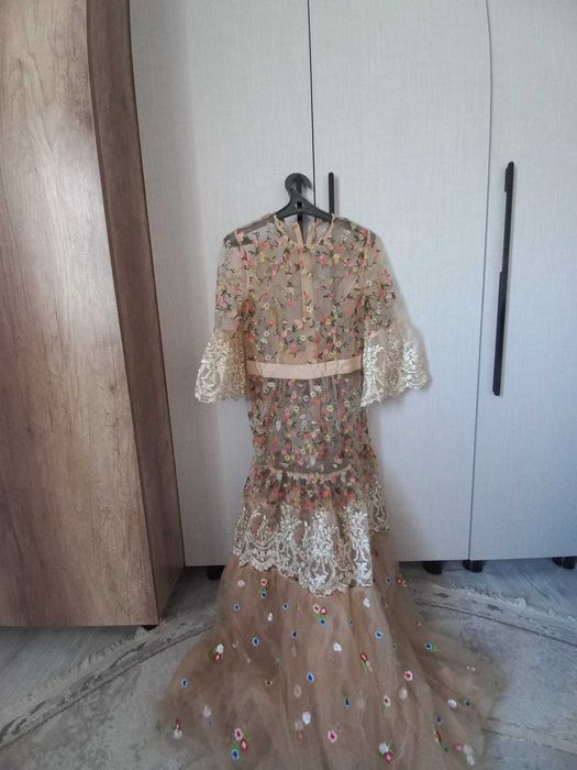 красивое нежное платье