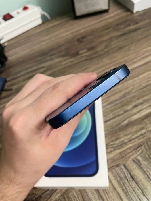 Продается iPhone 12