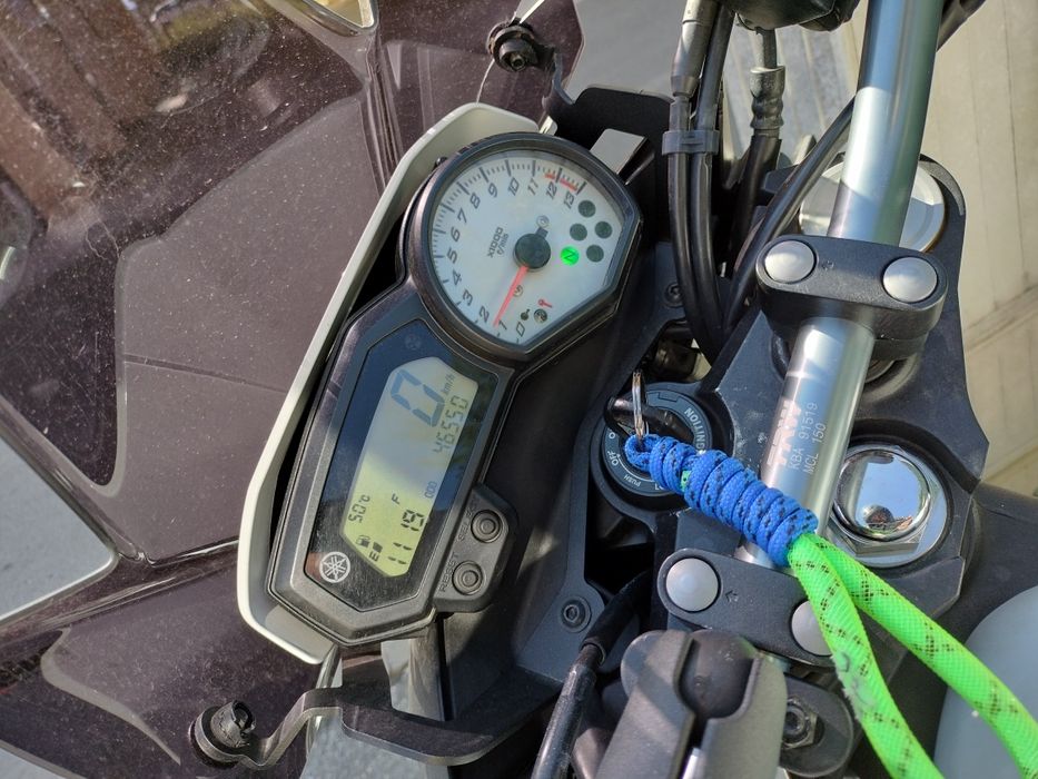 Motocicleta Yamaha FZ8