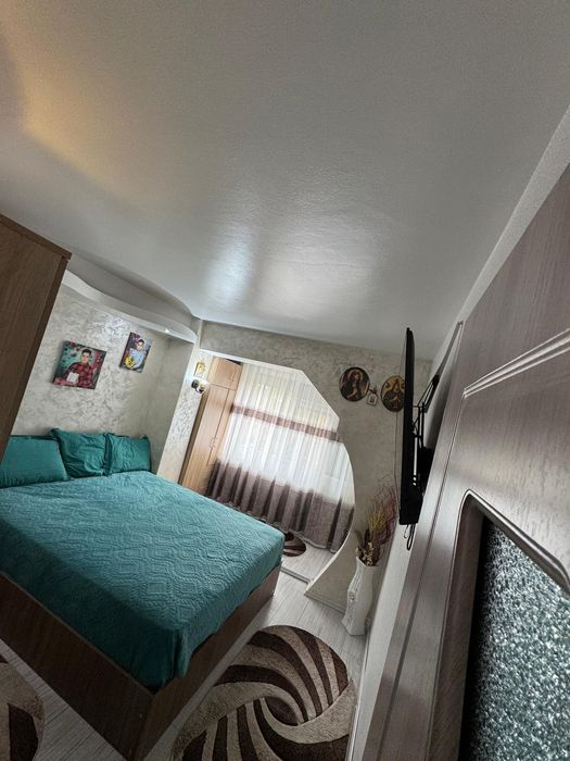 Vând apartament decomandat