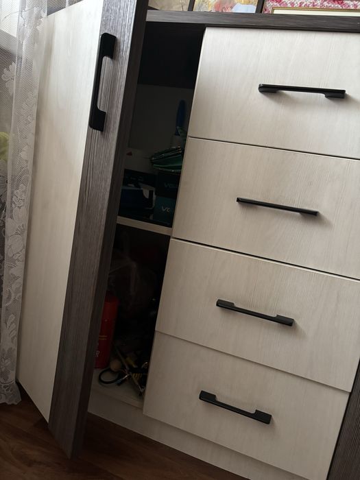 Продам большой комод