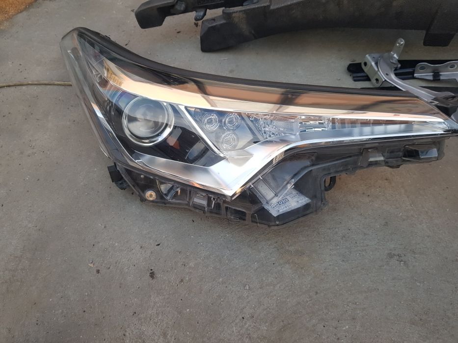 Fata completa toyota c-hr chr 2018 . bara capota trager faruri aripi