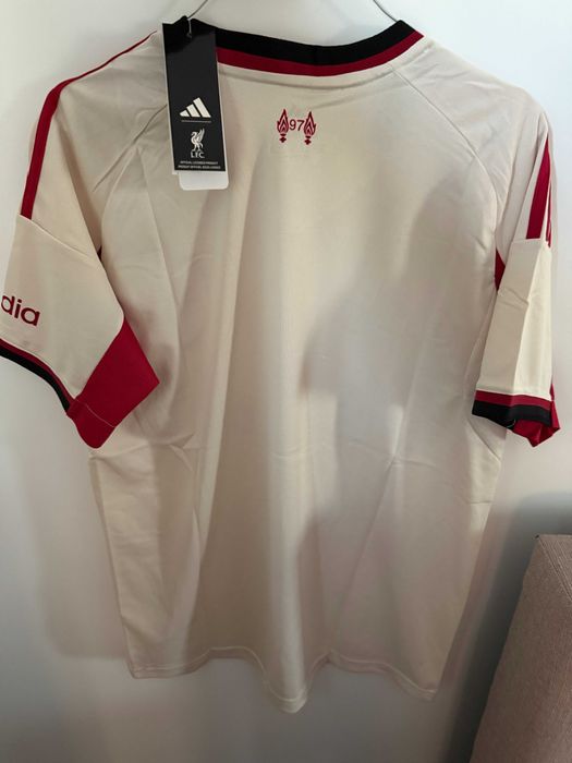 Tricou Liverpool away kit sezonul nou premier league