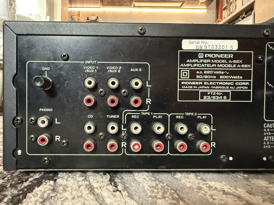Pioneer A-66X Стерео усилвател