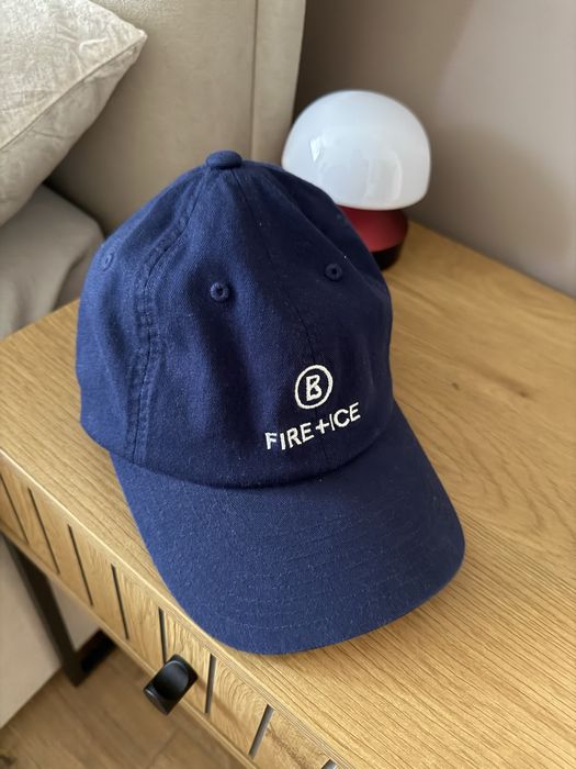 Синя шапка с козирка Bogner fire + ice