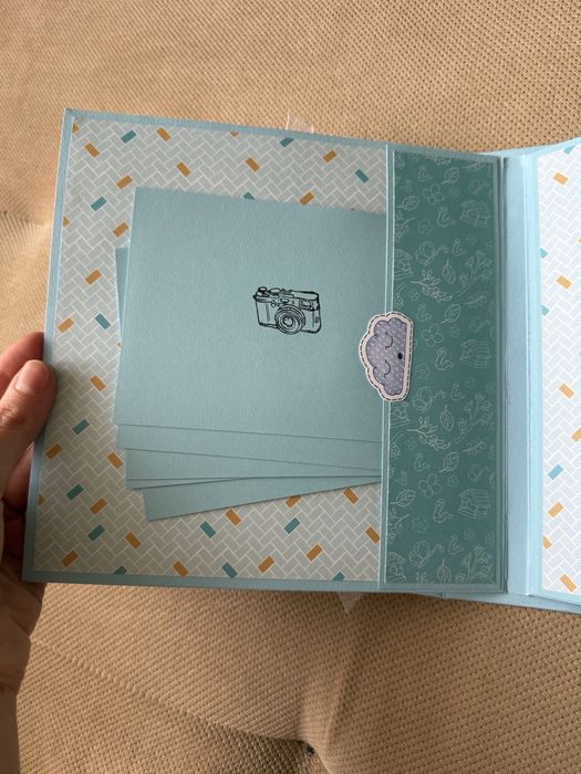 Албум за снимки - името отпред може да се смени.